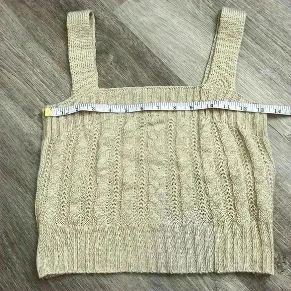 Beige Knitted Crop Tank top - Picture 2 of 7